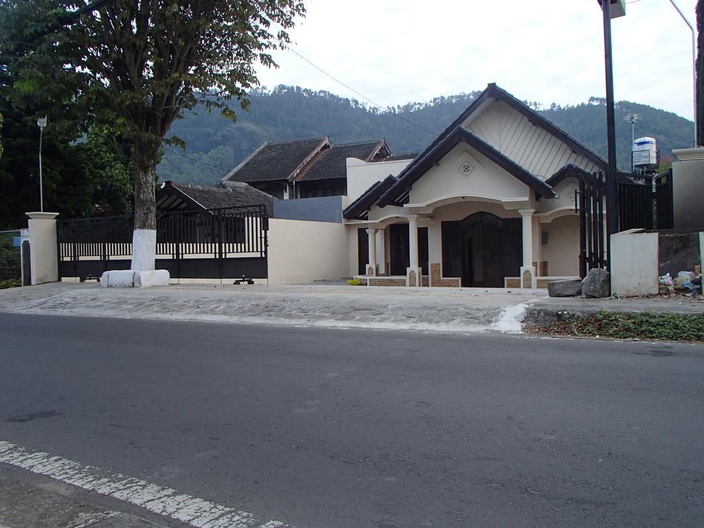 Shakila Guest House Маланг Екстер'єр фото